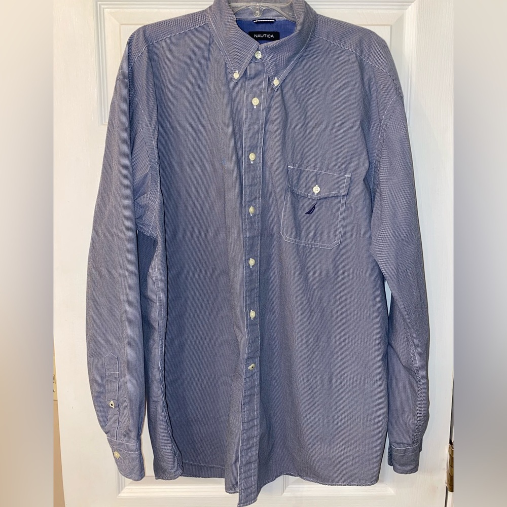 Men’s Nautica button down long sleeve shirt. XXL navy